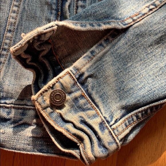 Vintage Abercrombie and Fitch Denim Jacket - Picture 3 of 6